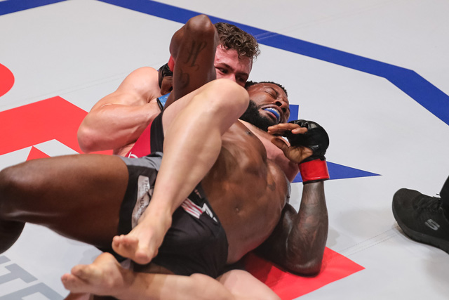 Brasileiro Natan Schulte projeta final milion�ria no PFL MMA