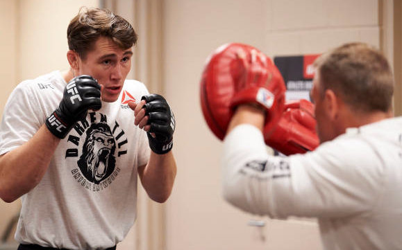 Aps problemas com a balana, Darren Till comunica subida para o peso-mdio