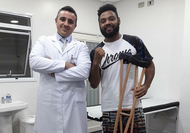 M�dico e praticante de Jiu-Jitsu comenta rela��o com atletas e afirma: �Treinar � a parte f�cil�